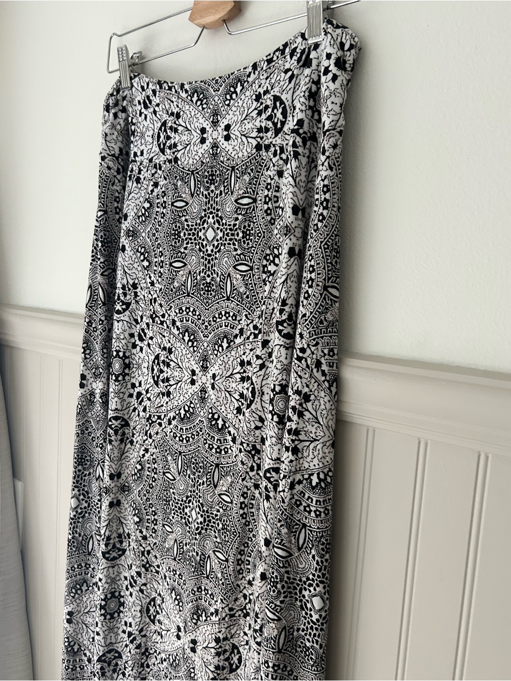 Cynthia Rowley Black & White Boho Foldover Stretchy Maxi Skirt Size Large - Picture 3 of 8
